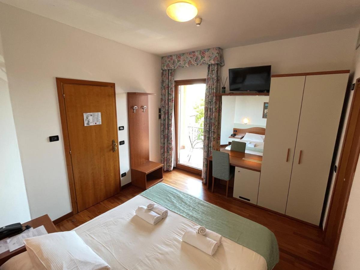 Hotel Meridiana Sirmione Luaran gambar