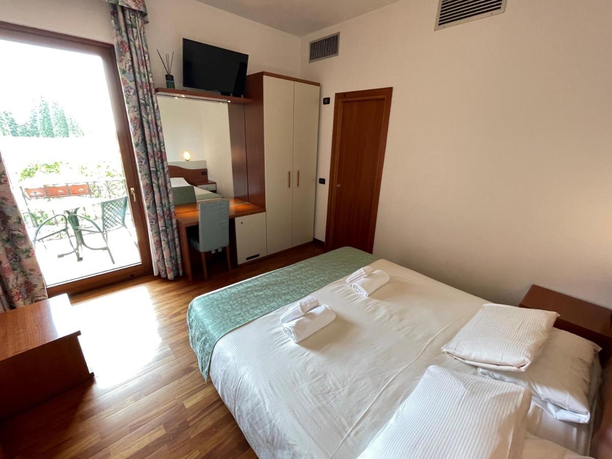 Hotel Meridiana Sirmione Luaran gambar