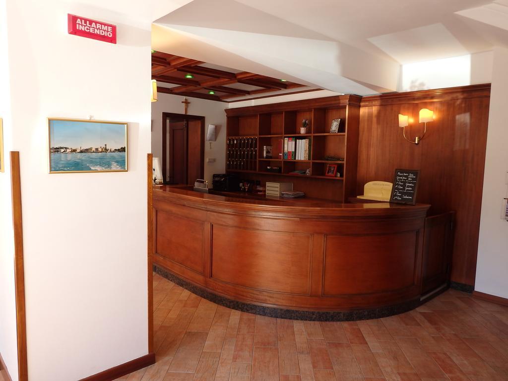 Hotel Meridiana Sirmione Luaran gambar