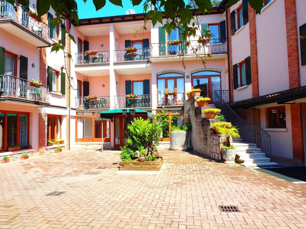 Hotel Meridiana Sirmione Luaran gambar